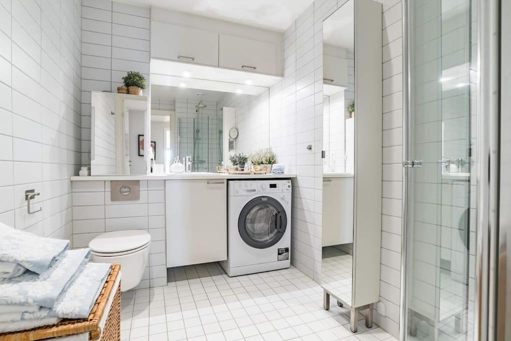 Spacious Modern 2br At Barcode Appartement *