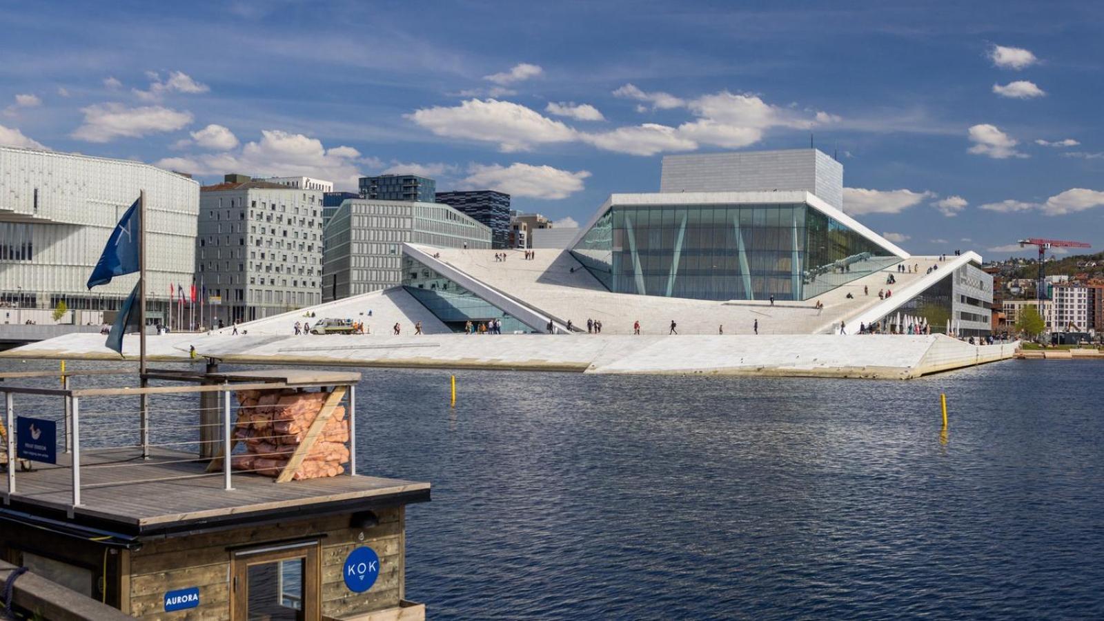 Spacious Modern 2br At Barcode Oslo