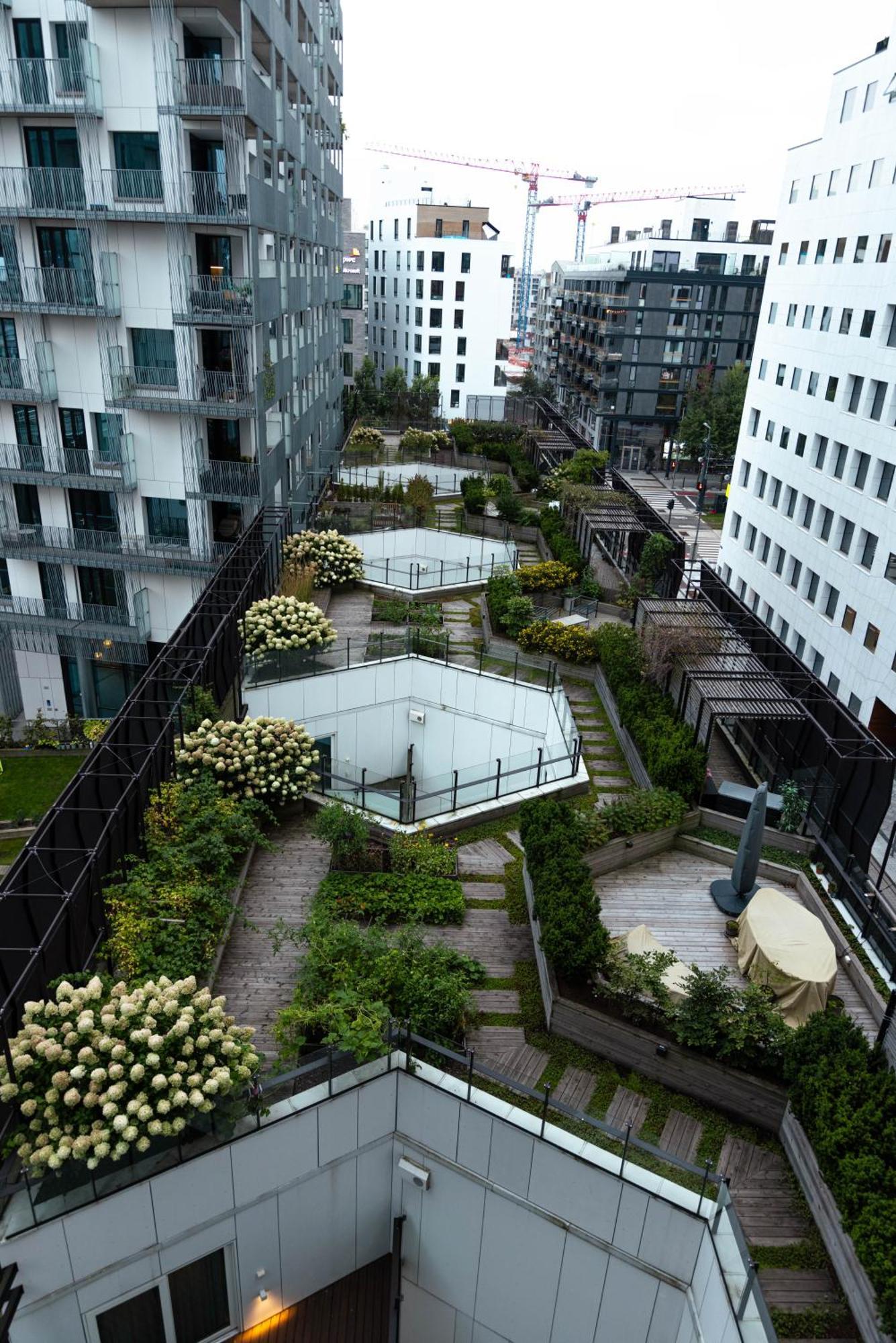 Spacious Modern 2br At Barcode *